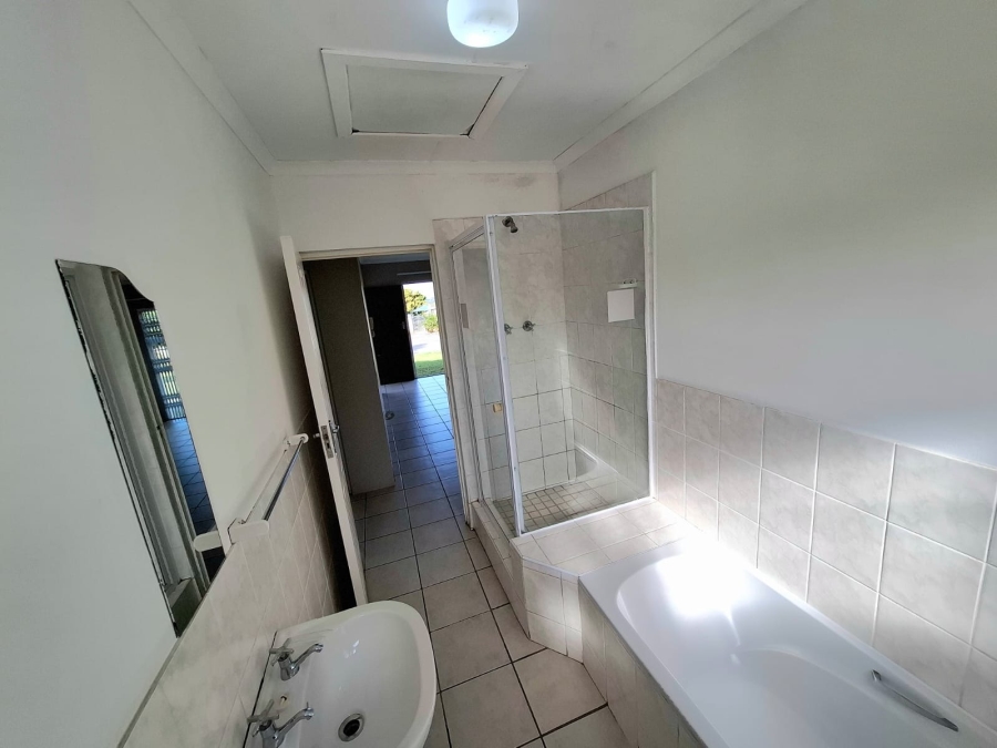 3 Bedroom Property for Sale in Cambridge West Eastern Cape